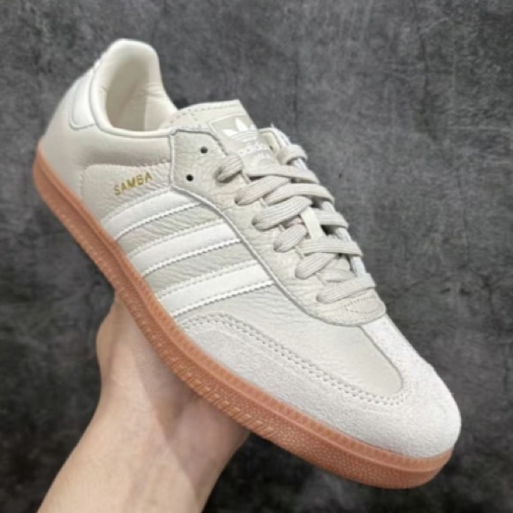 Adidas Samba Shoes - Picture 1 of 5